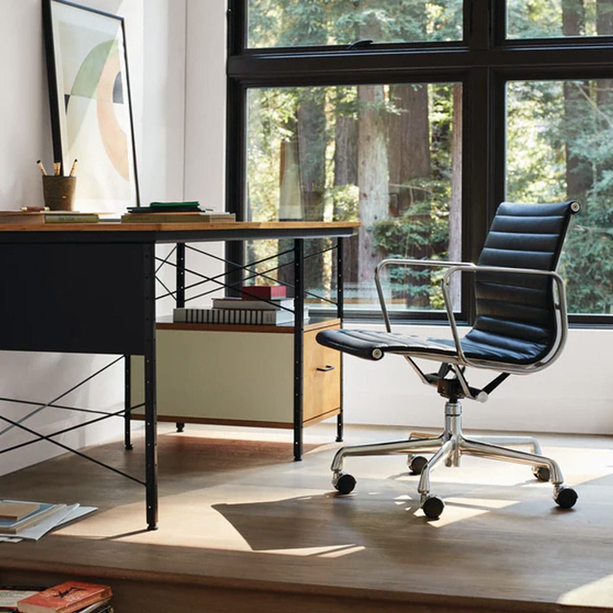 Eames Aluminum Group Executive Chair | Clima Home
