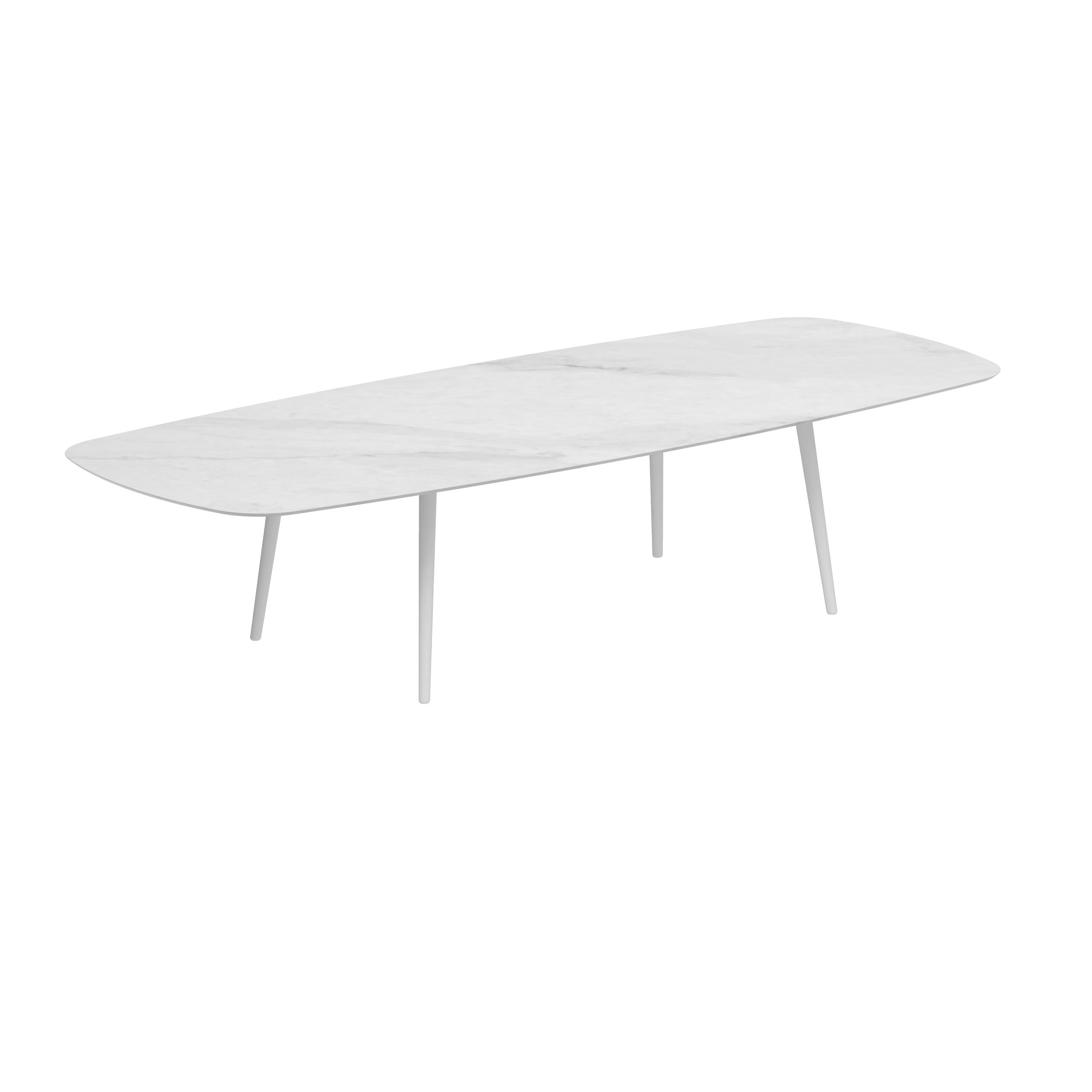 Royal Botania STYLETTO LOW DINING TABLE Royal Botania STYLETTO LOW DINING TABLE