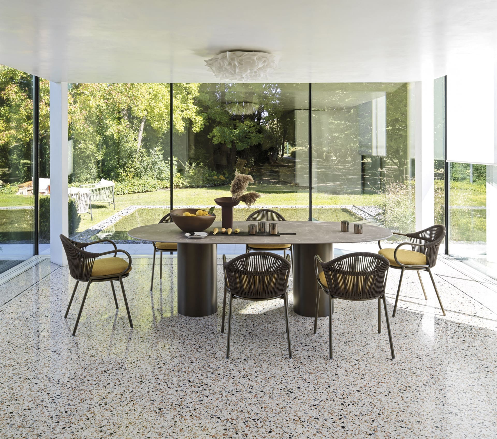 Roberti Queen Dining Armchair Roberti Queen Dining Armchair - Image 4